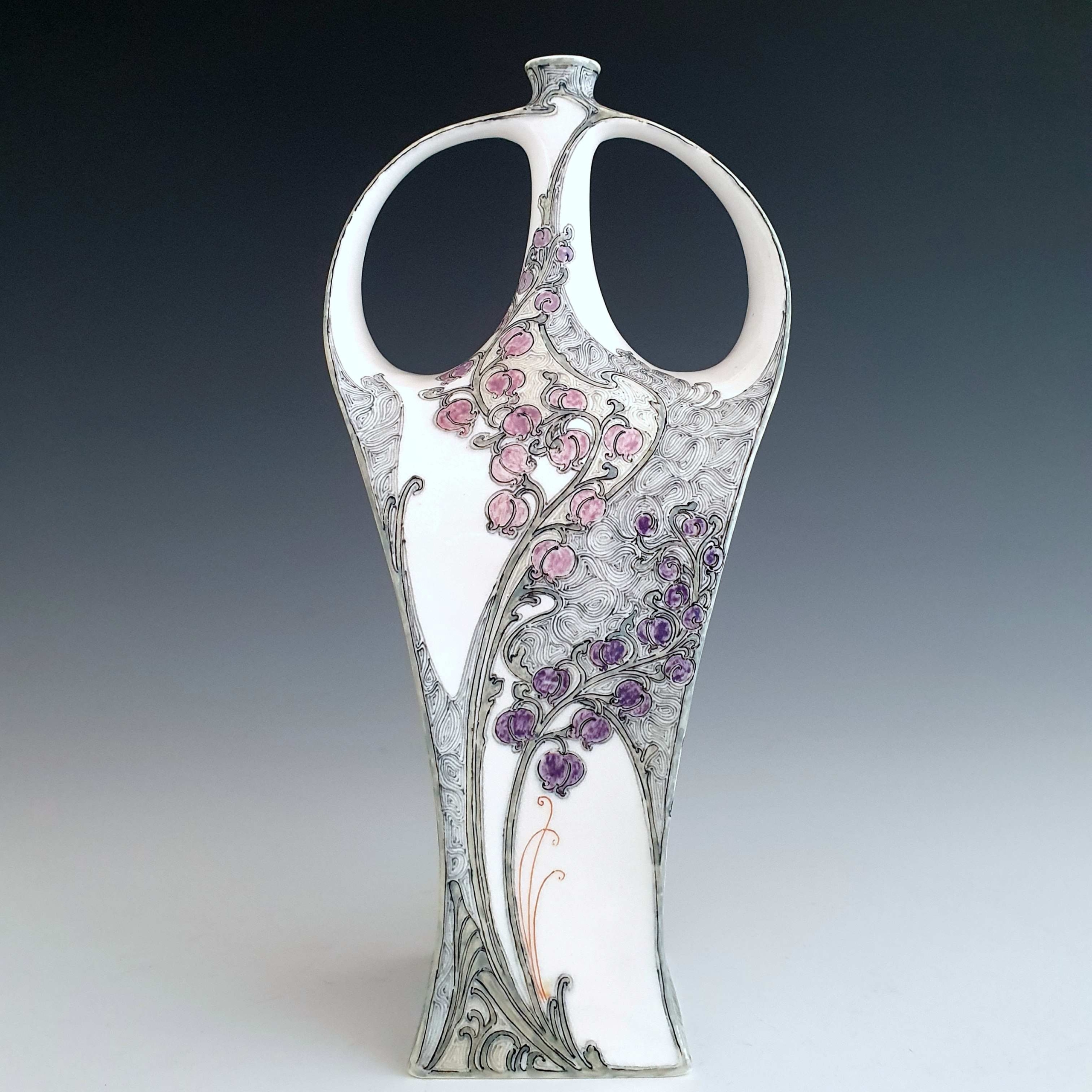 Rozenburg Den Haag Johannes Hakkert eierschaalporselein vaas 1901 Rozenburg Den Haag Johannes Hakkert eierschaalporselein vaas 1901